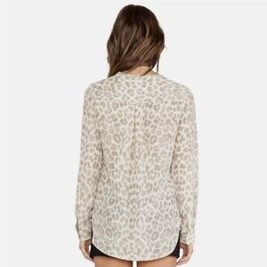 EQUIPMENT Silk Lynn Animal Print Blouse Size M Like New